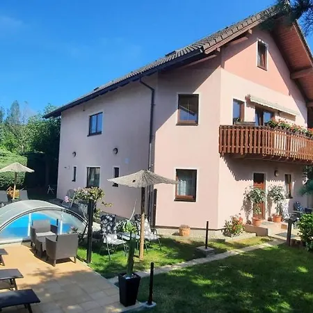 Pool Apartments Karlovy Vary Exterior photo
