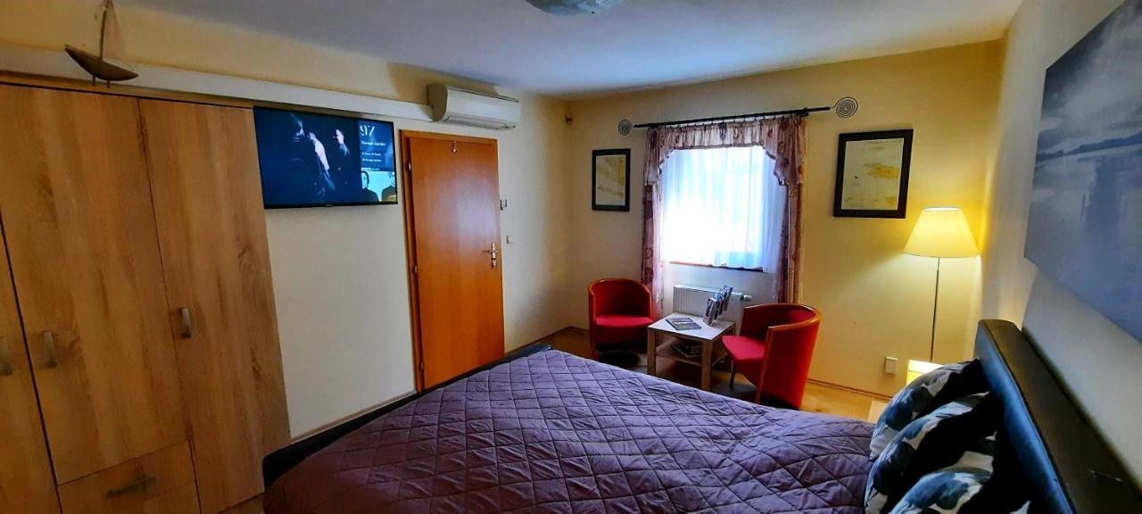 Pool Apartment Karlovy Vary