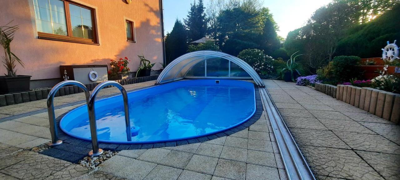 Apartment Pool *